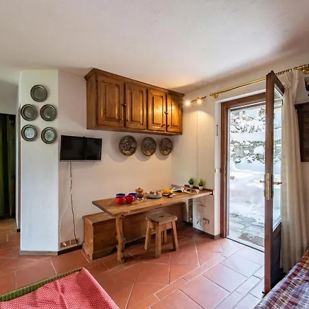 Cozy With Garden In - Happy